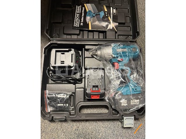 Boorhamer en accu schroevendraaier in koffer en accu slagmoer sleutel - afbeelding 5 van  6