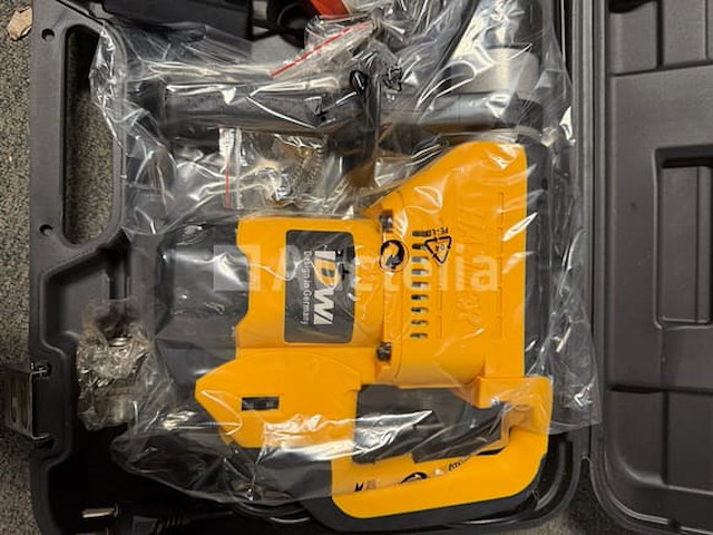 Boorhamer en accu schroevendraaier in koffer en accu slagmoer sleutel - afbeelding 6 van  6