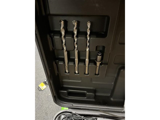 Boorhamer en accu schroevendraaier in koffer - afbeelding 4 van  5