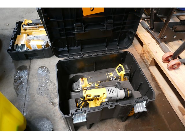 Boorhamer + haakse slijper dewalt - afbeelding 1 van  3
