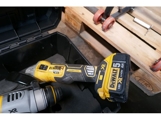 Boorhamer + haakse slijper dewalt - afbeelding 3 van  3