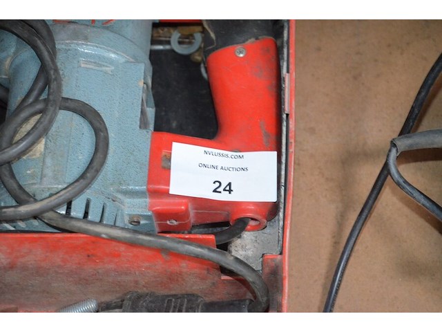 Boorhamer hilti te17 in koffer , cirkelzaag powerplus pow1041p (7,8) - afbeelding 7 van  10