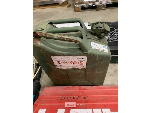 Boormachine + siliconenspuit + jerrycan - afbeelding 2 van  3