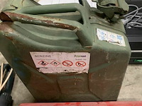 Boormachine + siliconenspuit + jerrycan - afbeelding 2 van  3