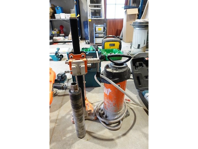 Boorstatief spit + drukvat spit - afbeelding 1 van  4