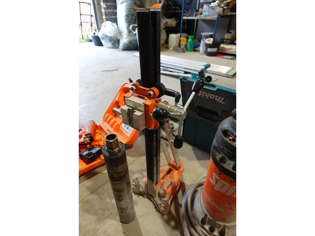Boorstatief spit + drukvat spit - afbeelding 4 van  4