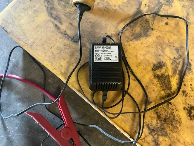 Booster pac 12v 1600 peak amps acculader - afbeelding 2 van  2
