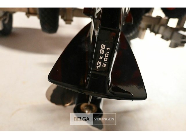 Boot highfield met buitenboordmotor en met strandtrailer - afbeelding 4 van  14