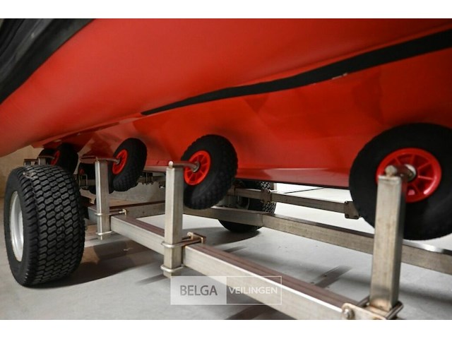 Boot highfield met buitenboordmotor en met strandtrailer - afbeelding 6 van  14