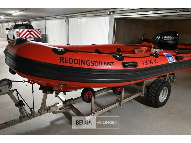 Boot highfield met buitenboordmotor en met strandtrailer - afbeelding 7 van  14