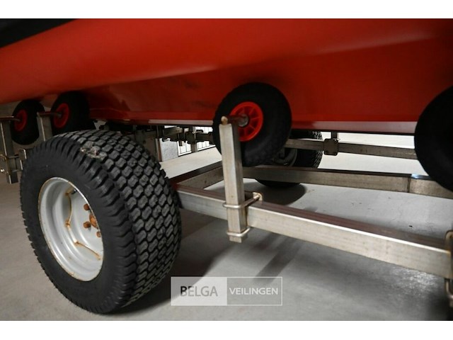 Boot highfield met buitenboordmotor en met strandtrailer - afbeelding 8 van  14