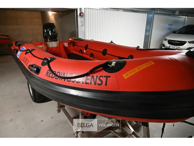 Boot highfield met buitenboordmotor en met strandtrailer - afbeelding 11 van  14