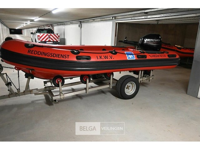 Boot highfield met buitenboordmotor en met strandtrailer - afbeelding 12 van  14