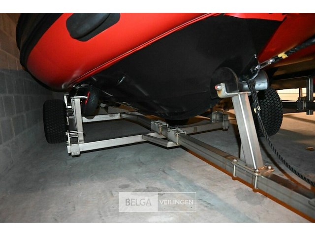 Boot highfield met buitenboordmotor en met strandtrailer - afbeelding 2 van  10