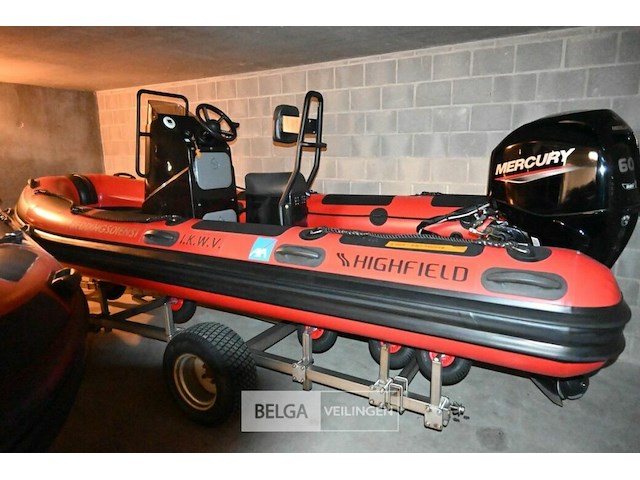 Boot highfield met buitenboordmotor en met strandtrailer - afbeelding 3 van  10