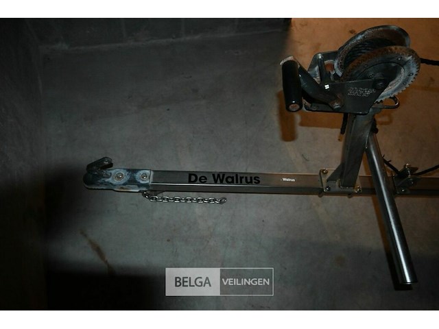 Boot highfield met buitenboordmotor - afbeelding 4 van  12