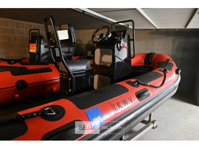 Boot highfield met buitenboordmotor - afbeelding 5 van  12