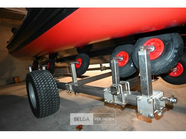 Boot highfield met buitenboordmotor - afbeelding 6 van  12