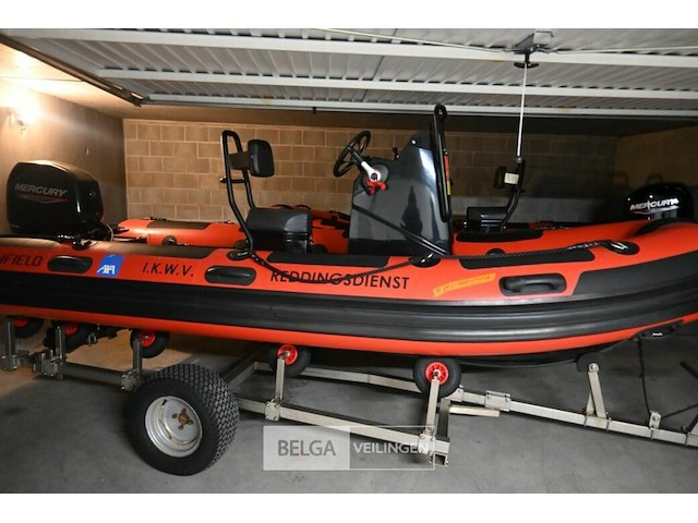 Boot highfield met buitenboordmotor - afbeelding 8 van  12