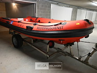 Boot highfield met strandtrailer