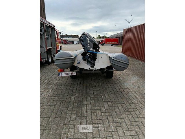 Boot met trailer, zonder motor - afbeelding 3 van  7