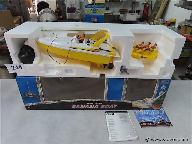 Boot telegeleid banana boat - afbeelding 1 van  5