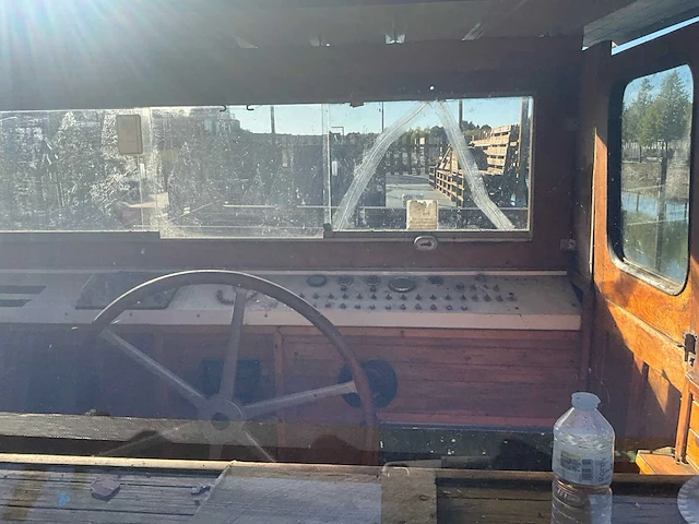 Bootbar boot uitgerust horeca – romp opnieuw uitgevoerd – nieuwe elektrische installatie - afbeelding 37 van  52