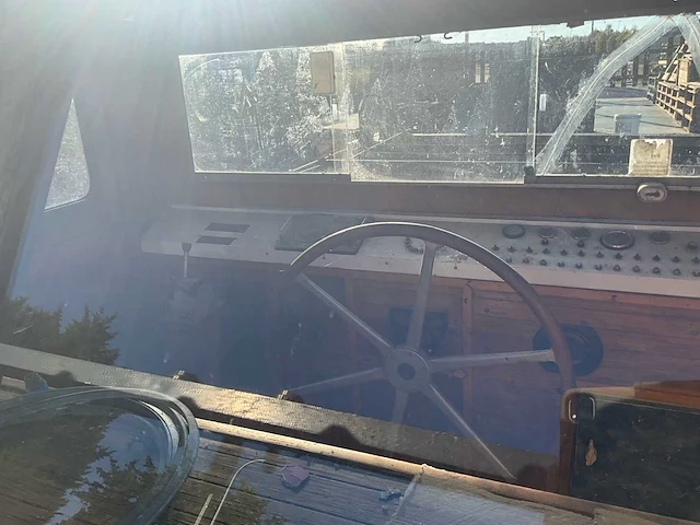 Bootbar boot uitgerust horeca – romp opnieuw uitgevoerd – nieuwe elektrische installatie - afbeelding 39 van  52