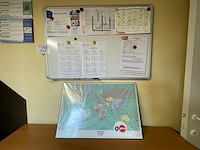 Bord en wereldkaart - afbeelding 1 van  1