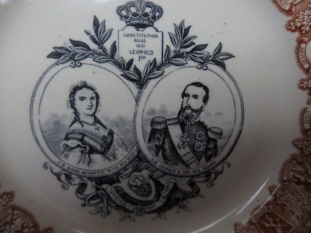 Bord leopold i in kader - afbeelding 2 van  2