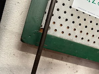 Bord met gereedschap - afbeelding 3 van  4