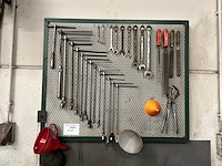 Bord met gereedschap