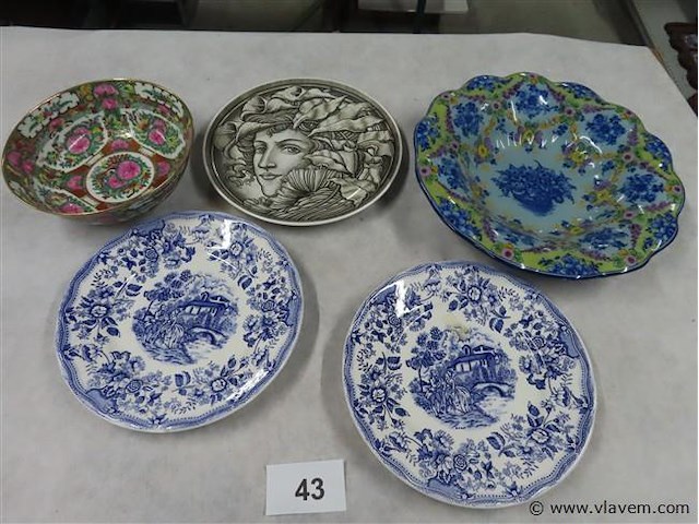 Borden 4 stuks en chinese kom - afbeelding 1 van  3