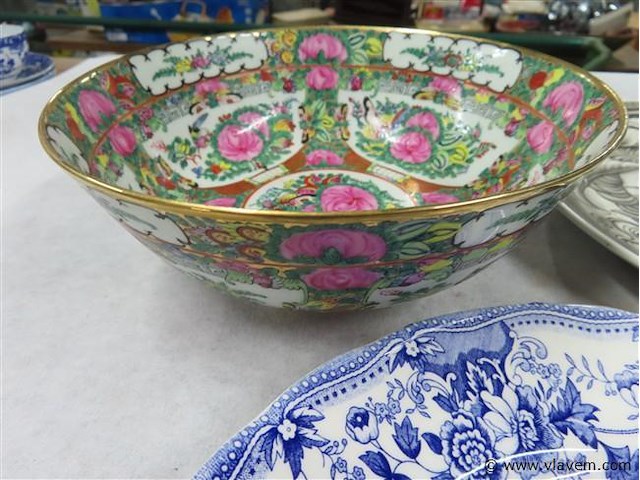 Borden 4 stuks en chinese kom - afbeelding 2 van  3