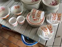Borden en tassen - afbeelding 1 van  3