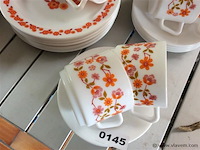 Borden en tassen - afbeelding 3 van  3