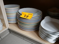 Borden en vispannetjes - afbeelding 1 van  4