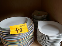 Borden en vispannetjes - afbeelding 2 van  4