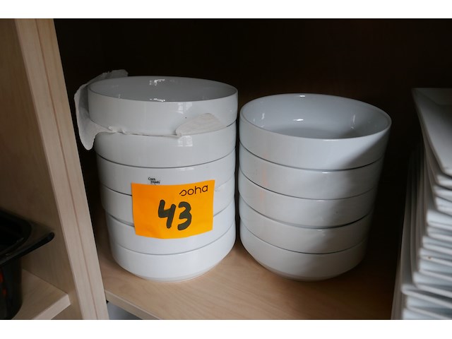 Borden en vispannetjes - afbeelding 3 van  4