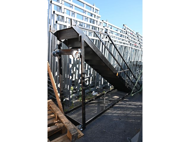 Bordestrap op wielen zwart - afbeelding 4 van  4