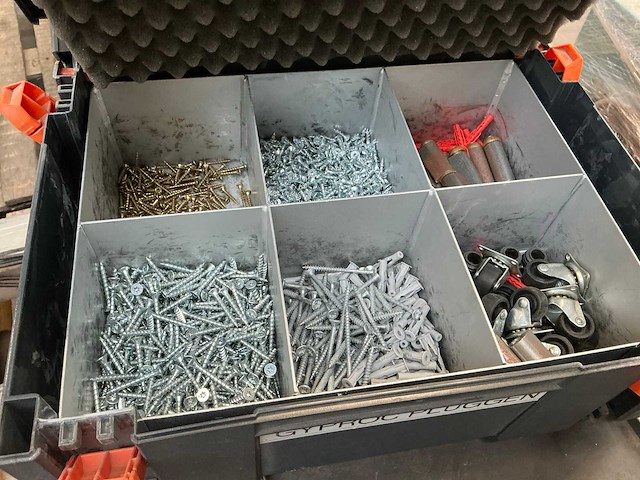 Borgh gereedschapskoffer met inhoud (15x) - afbeelding 8 van  13