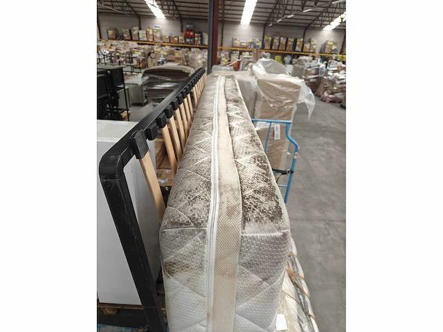 Borstbed 200 x 200 - met matras - beige fluweel - afbeelding 2 van  17