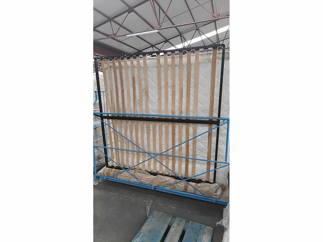 Borstbed 200 x 200 - met matras - beige fluweel - afbeelding 15 van  17