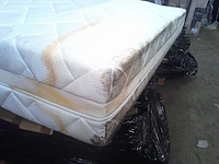Borstbed 200 x 200 - met matras - beige fluweel - afbeelding 3 van  17