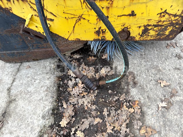 Borstel veegmachine - afbeelding 8 van  9