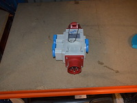 Borstel voor hogedrukreiniger karcher, 3 graskantstekers gardena, stekkerblok, 2 lege pvc koffers bosch - afbeelding 2 van  11