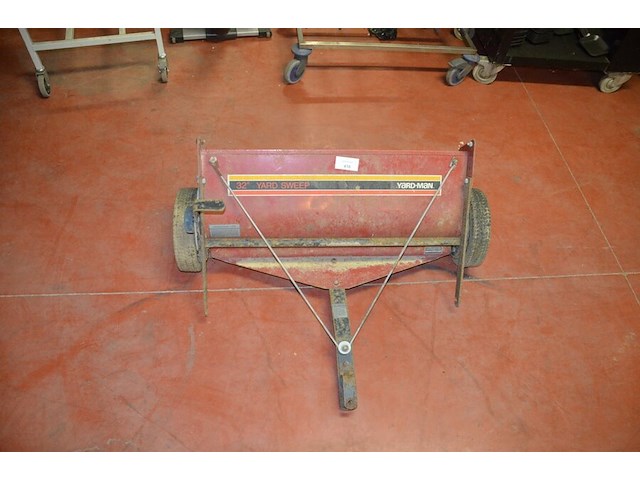 Borstelaanhangwagen yard-man 32'' yard sweep - afbeelding 1 van  9