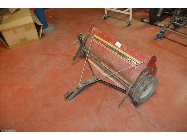 Borstelaanhangwagen yard-man 32'' yard sweep - afbeelding 5 van  9