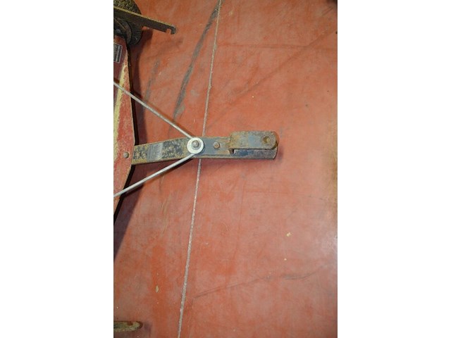 Borstelaanhangwagen yard-man 32'' yard sweep - afbeelding 7 van  9