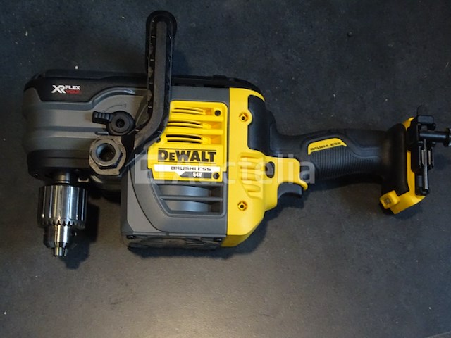 Borstelloze hoekboor in je dewalt dcd460nt-xj systainer - afbeelding 5 van  5